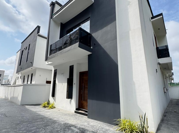 Unique 4 Bedroom Detached Duplex with BQ for Sale -- Chevron Drive, Lekki N370M C of O